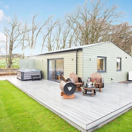 Shiphorns Luxury Cabin With A Hot Tub Eddleston Bagian luar foto