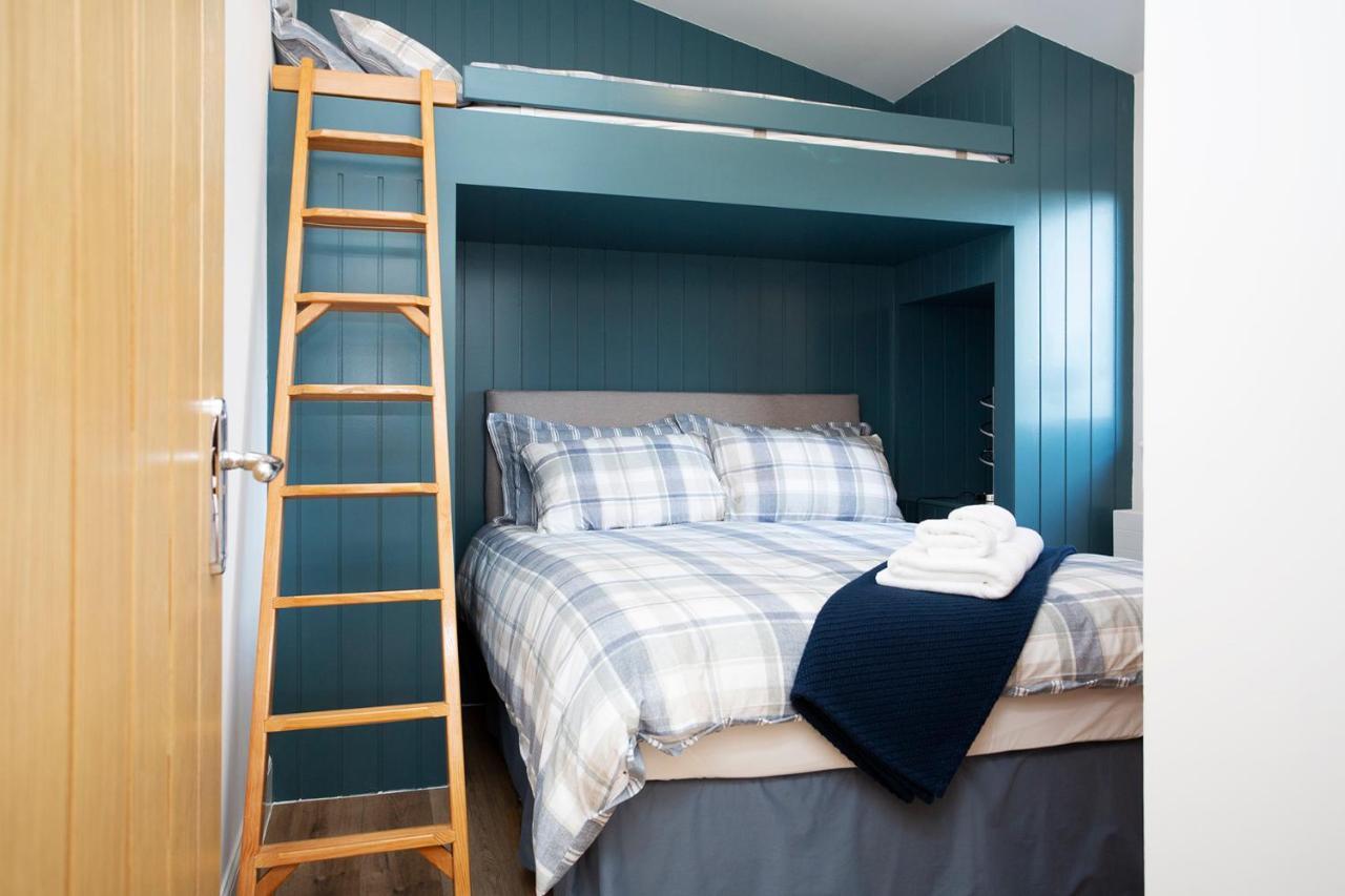 Shiphorns Luxury Cabin With A Hot Tub Eddleston Bagian luar foto
